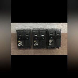 Lot of 3 Square D 120/240V 2-Pole Circuit Breakers (Two 30A & One 40A) Working